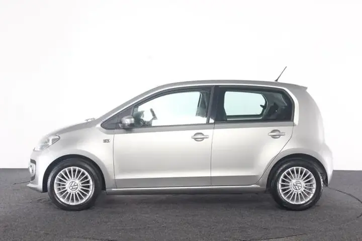 Volkswagen Up 2015 photo 3