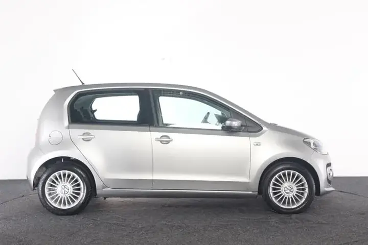 Volkswagen Up 2015 photo 4