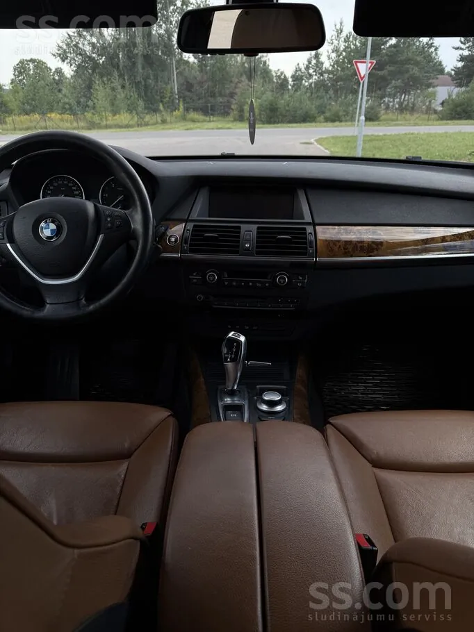 BMW X5 2008 photo 2