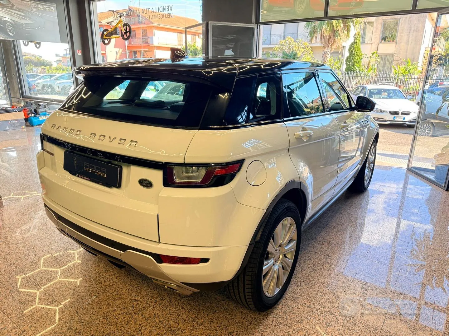 Land Rover Range Rover Evoque 2017 photo 4