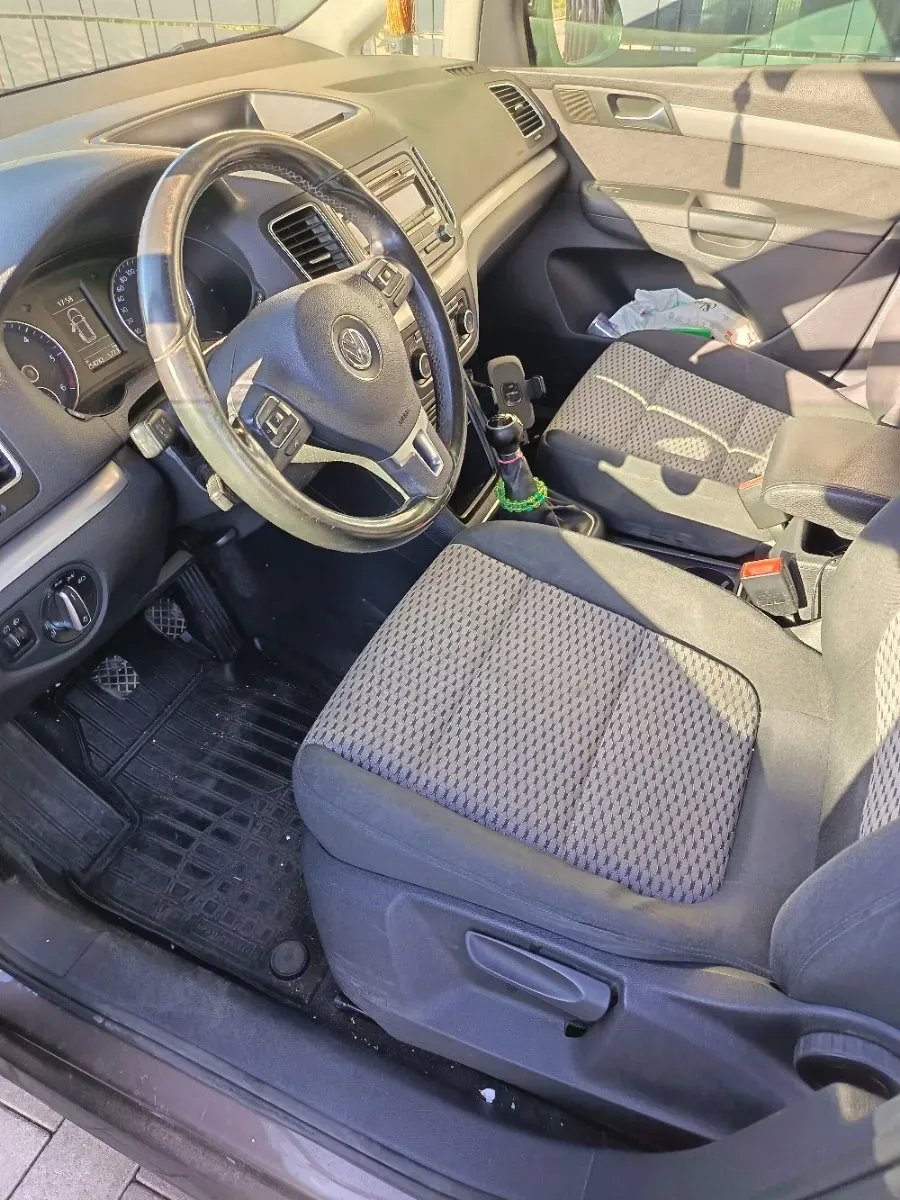 Volkswagen Sharan 2010 photo 3