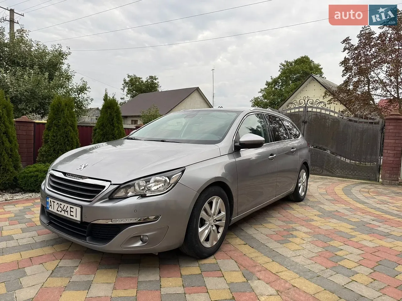 Peugeot 308 2014 photo 2