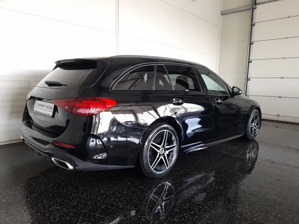 Mercedes-Benz C-Class 2023 photo 2