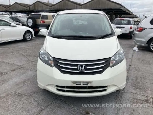Honda Freed 2010 photo 5