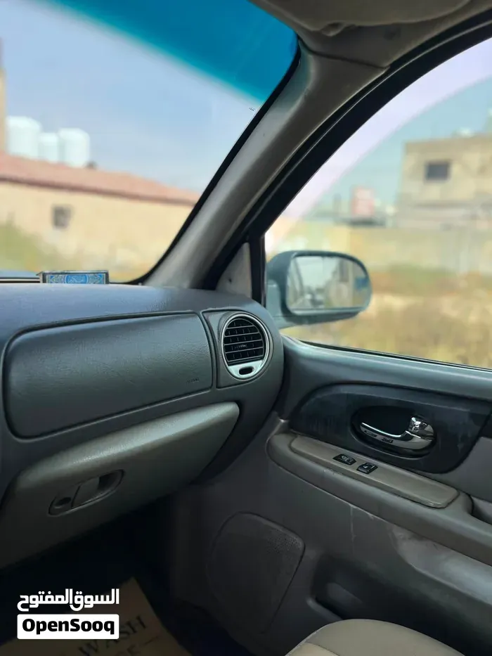 GMC Envoy 2004 photo 2