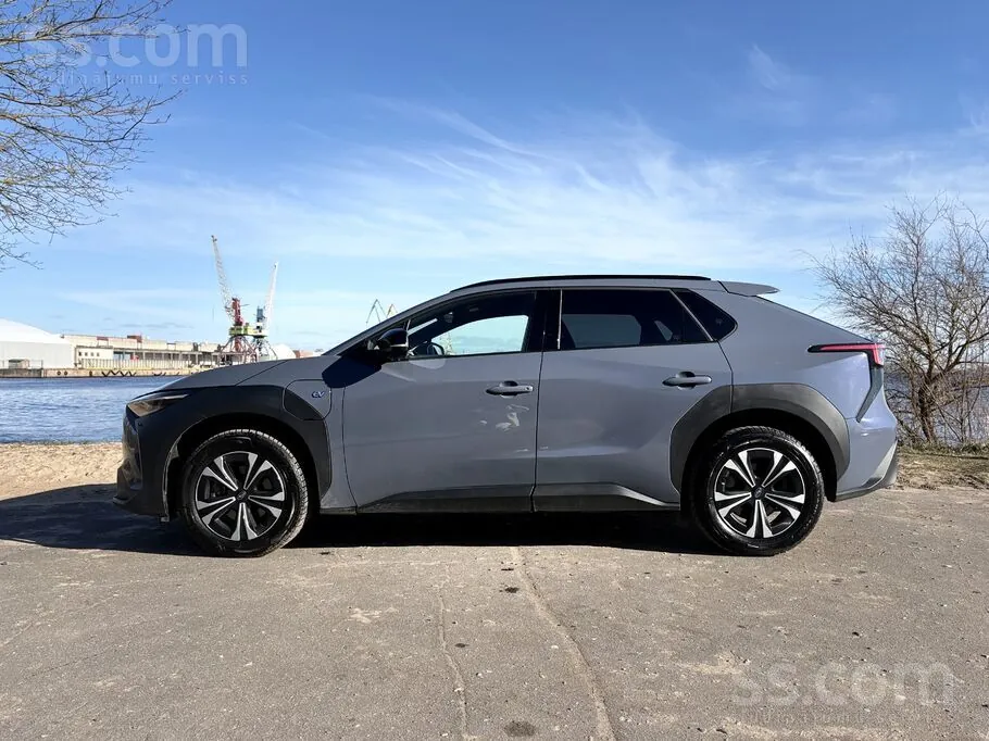 Subaru Solterra 2022 photo 3