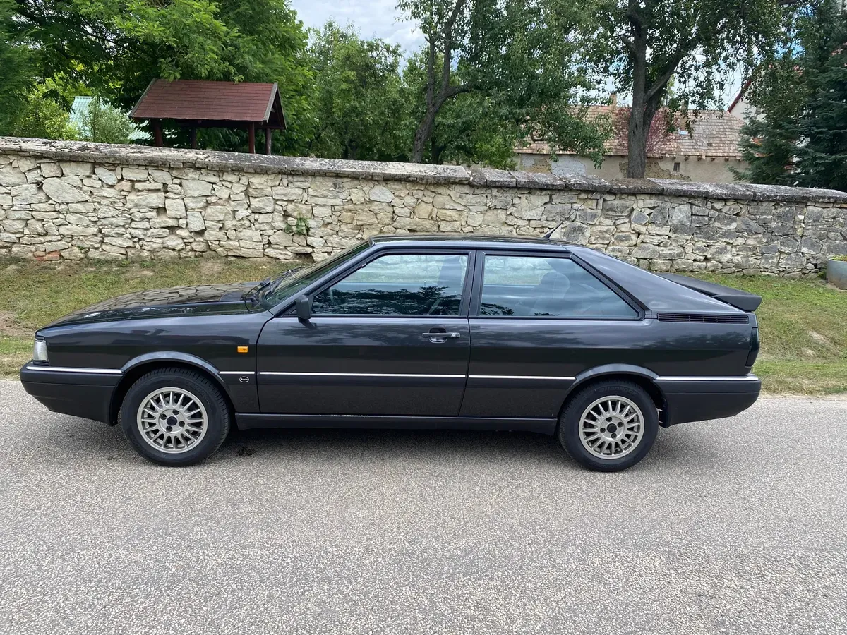 Audi 80 1986 photo 2