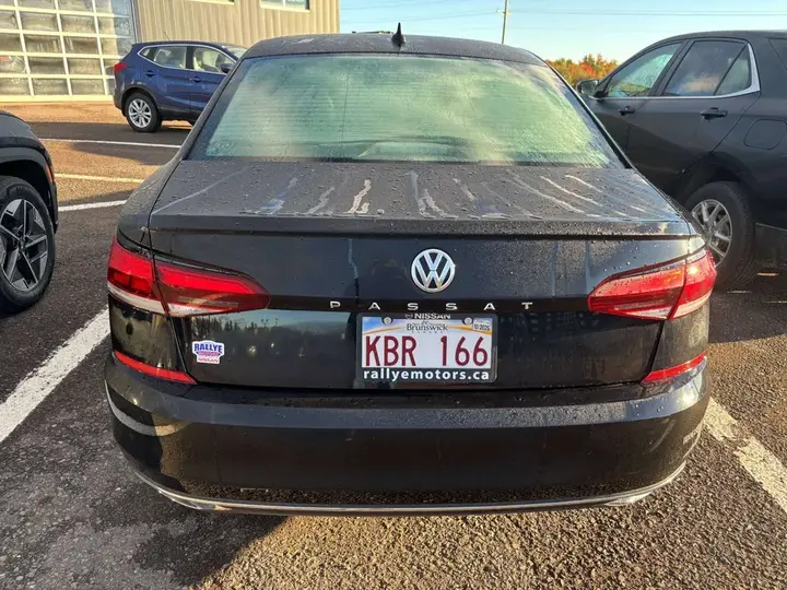 Volkswagen Passat 2021 photo 4
