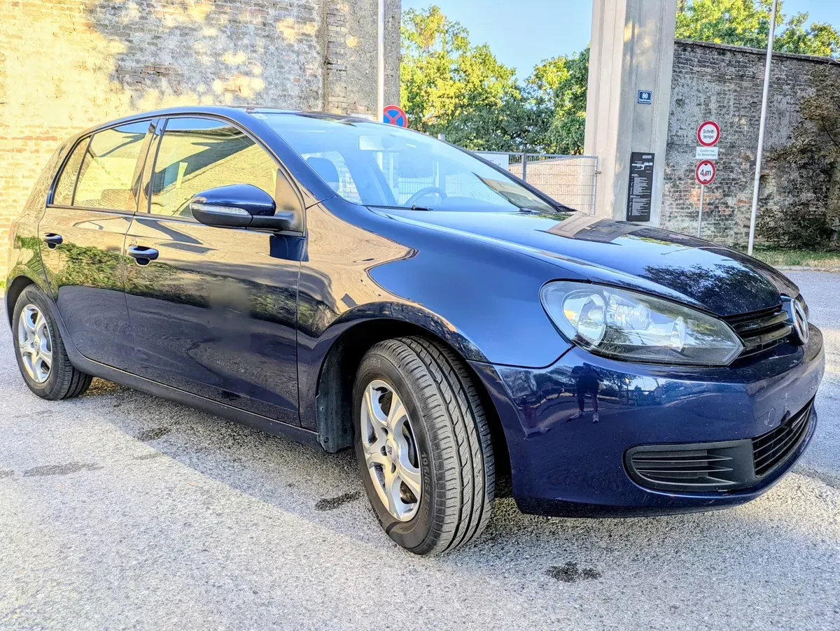 Volkswagen Golf 2010 photo 3