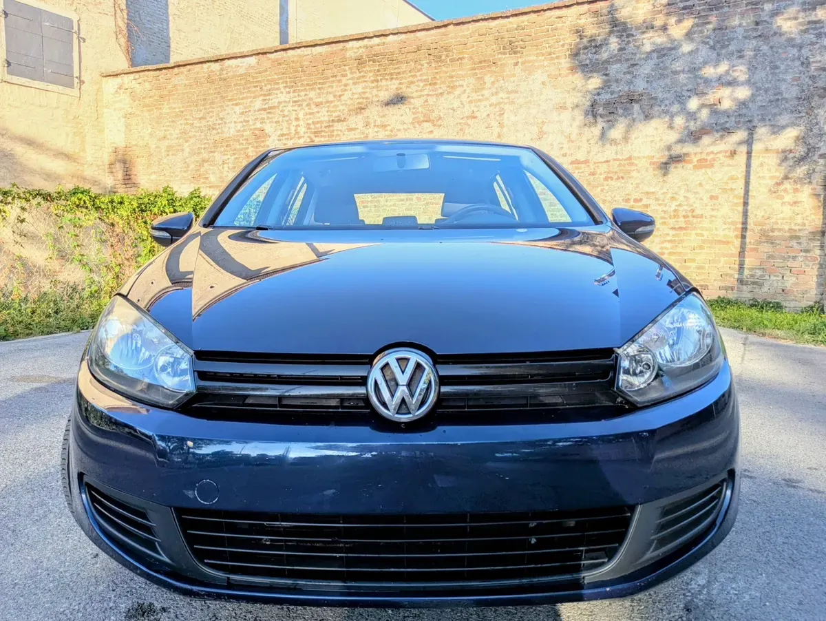 Volkswagen Golf 2010 photo 2