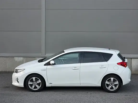 Toyota Auris 2013 photo 4