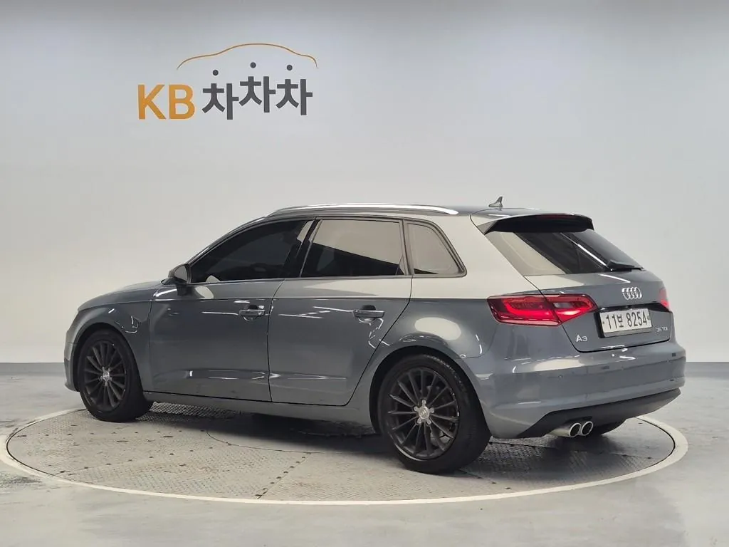 Audi A3 2015 photo 2
