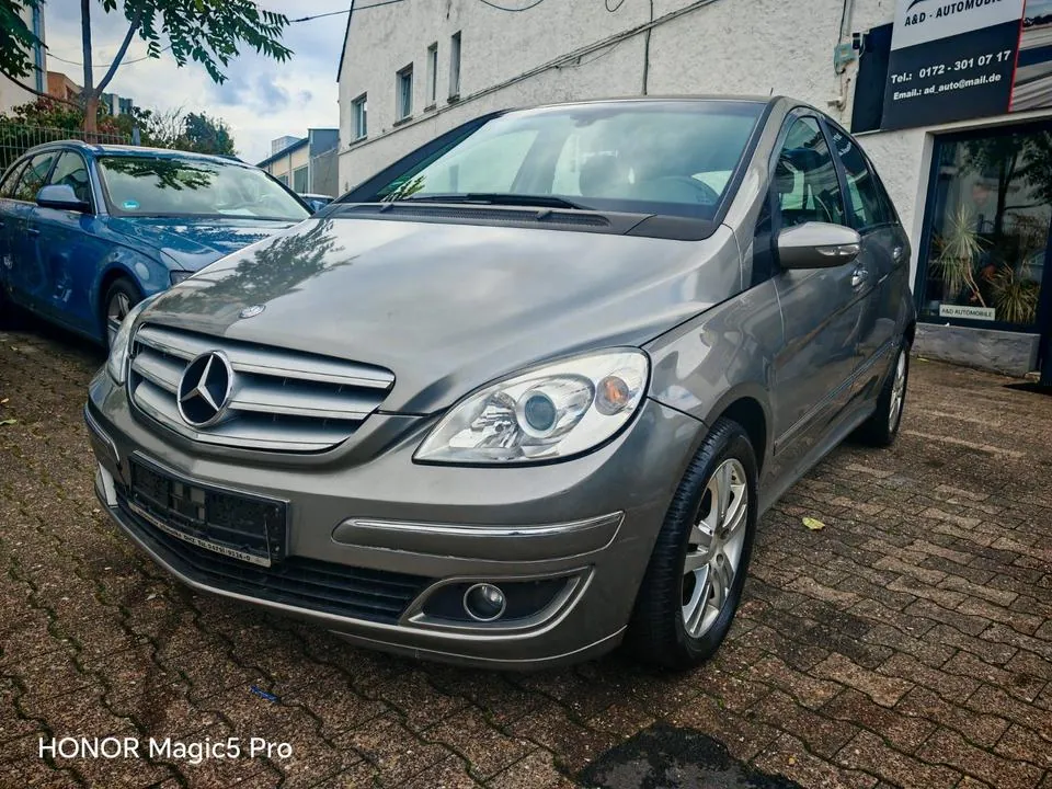 Mercedes-Benz B 200