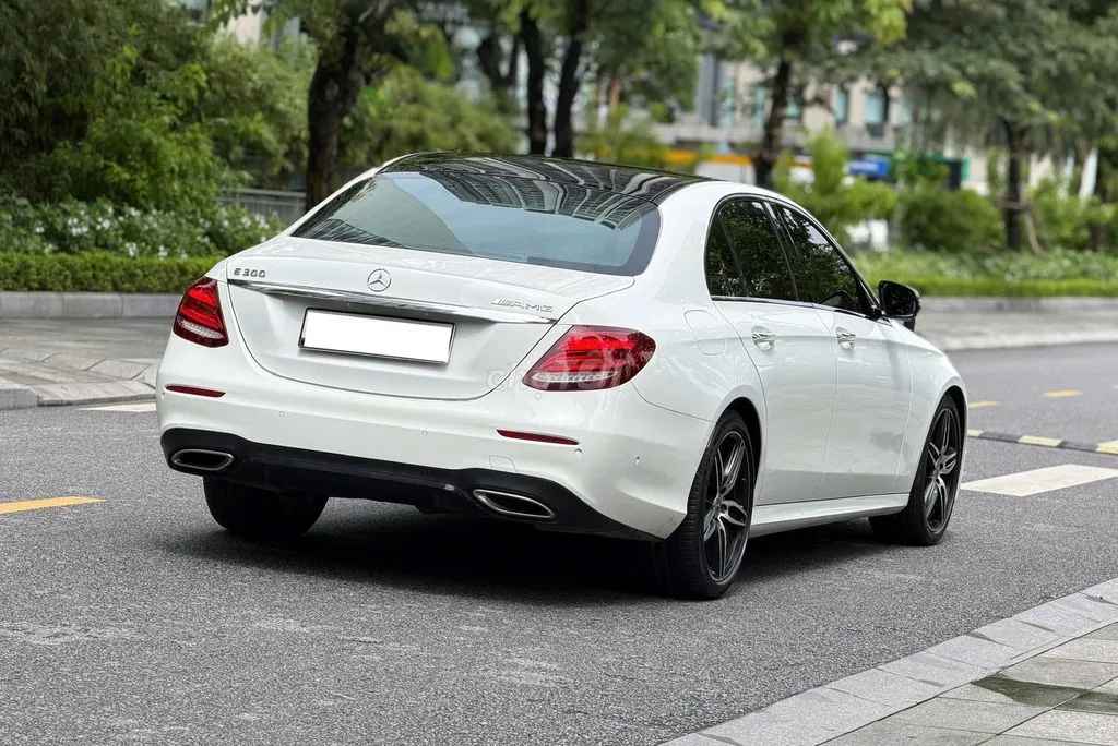 Mercedes-Benz E-Class 2020 photo 3