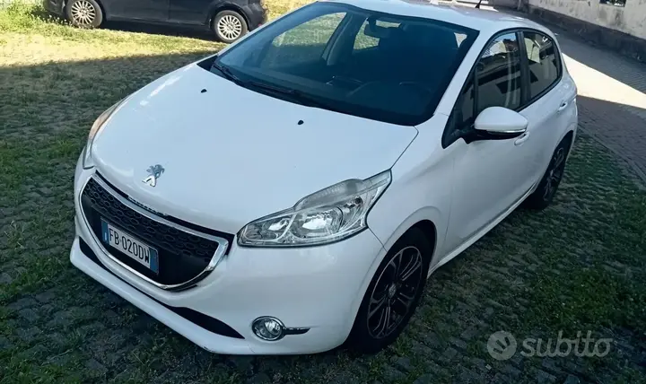 Peugeot 208
