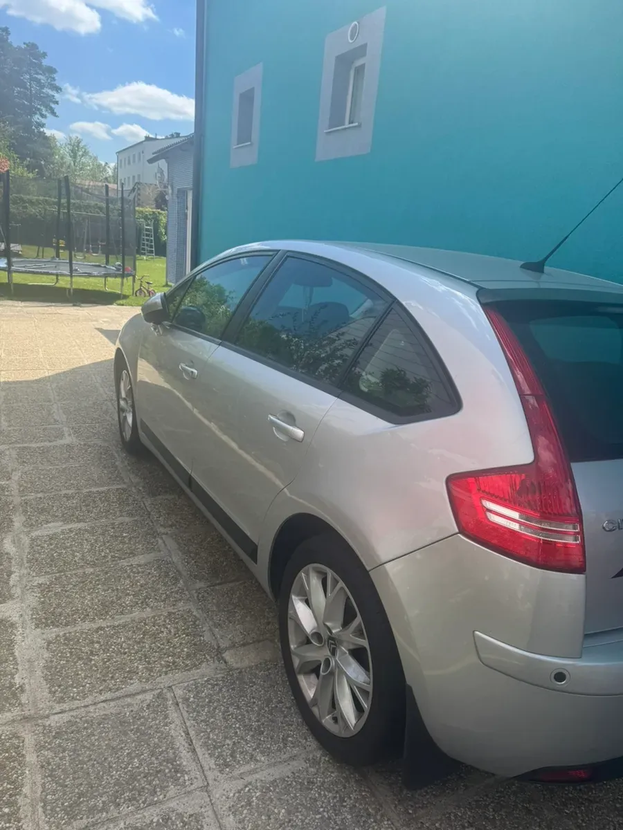 Citroen C4 2010 photo 3