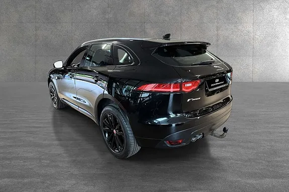 Jaguar F-Pace 2017 photo 4