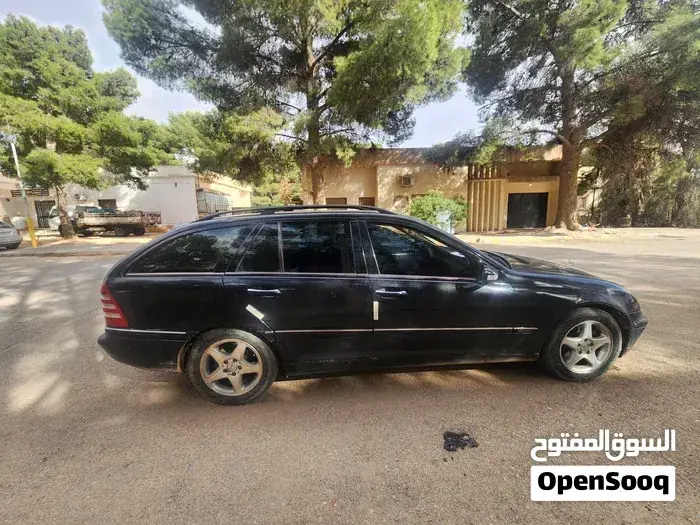 Mercedes-Benz C-Class 2003 photo 3