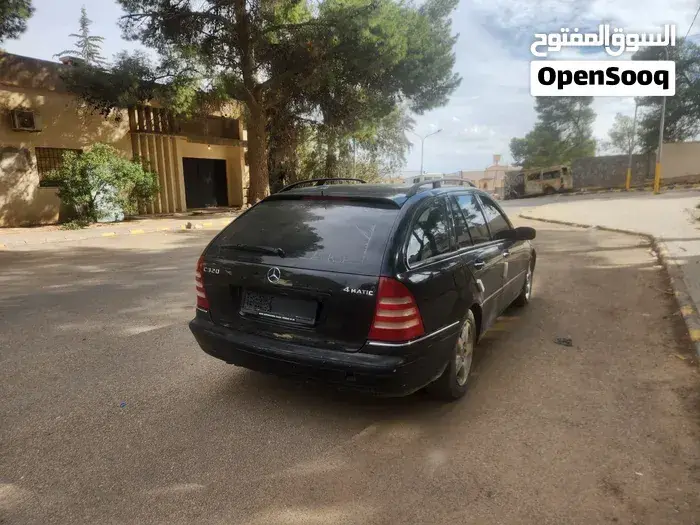 Mercedes-Benz C-Class 2003 photo 2