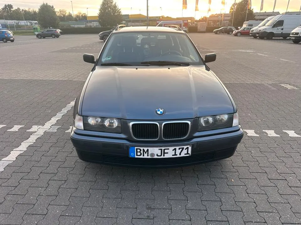 BMW 318 I