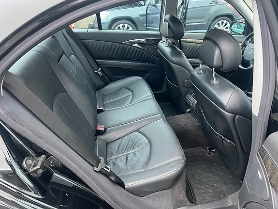 Mercedes-Benz E220 D 2004 photo 5