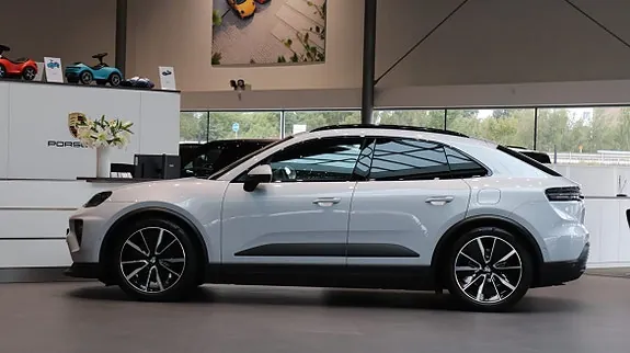 Porsche Macan 2025 photo 4