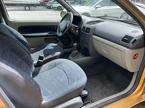 Renault Clio 2002 photo 4