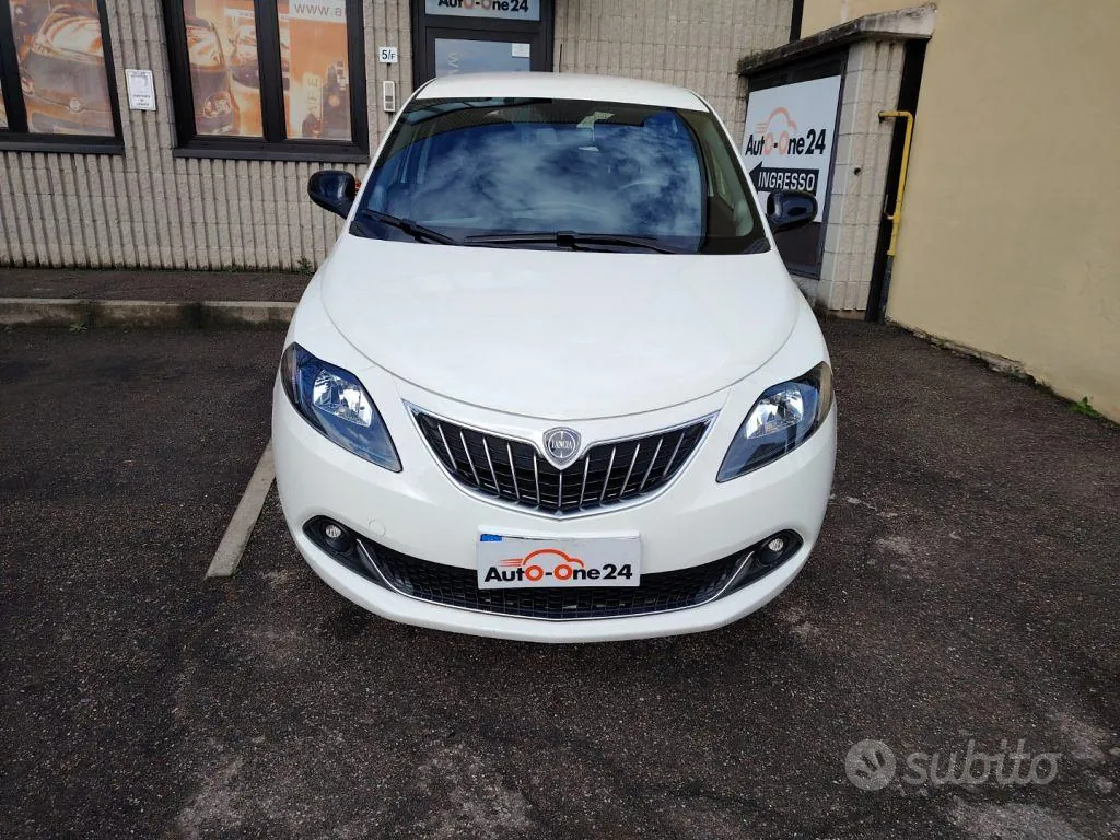 Lancia Ypsilon 2023 photo 2