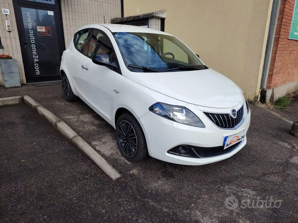 Lancia Ypsilon
