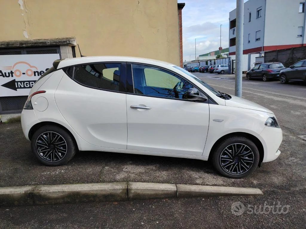 Lancia Ypsilon 2023 photo 4