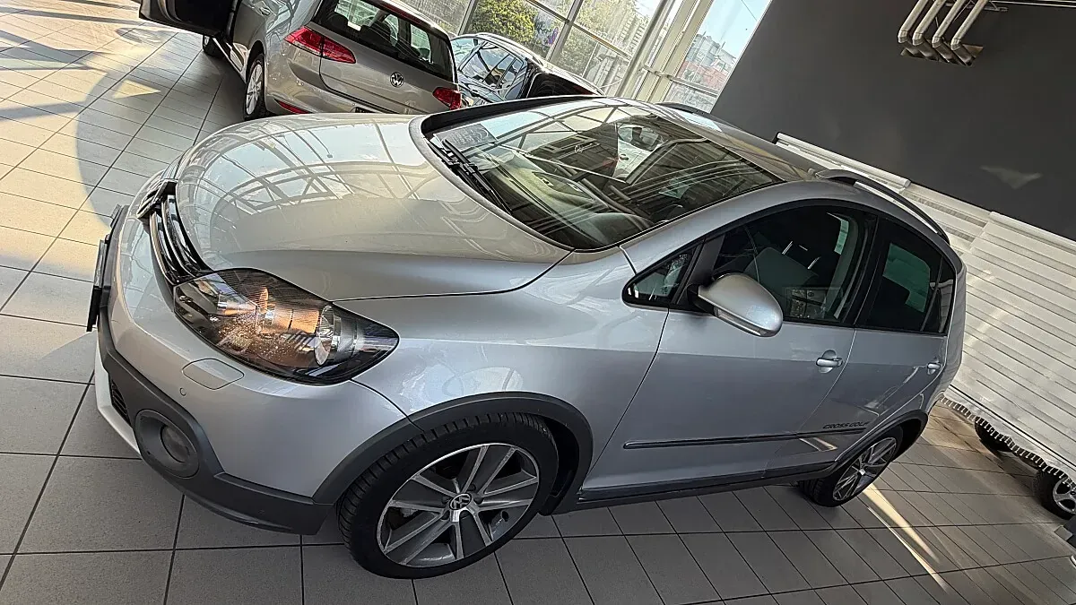 Volkswagen Golf 2011 photo 2