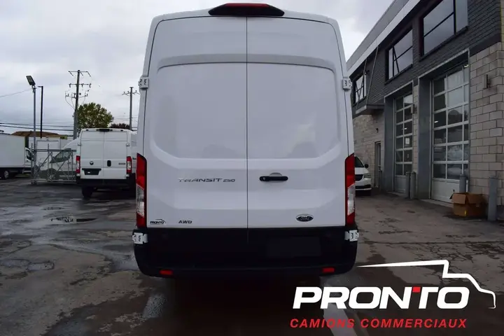 Ford Transit Cargo 2024 photo 5