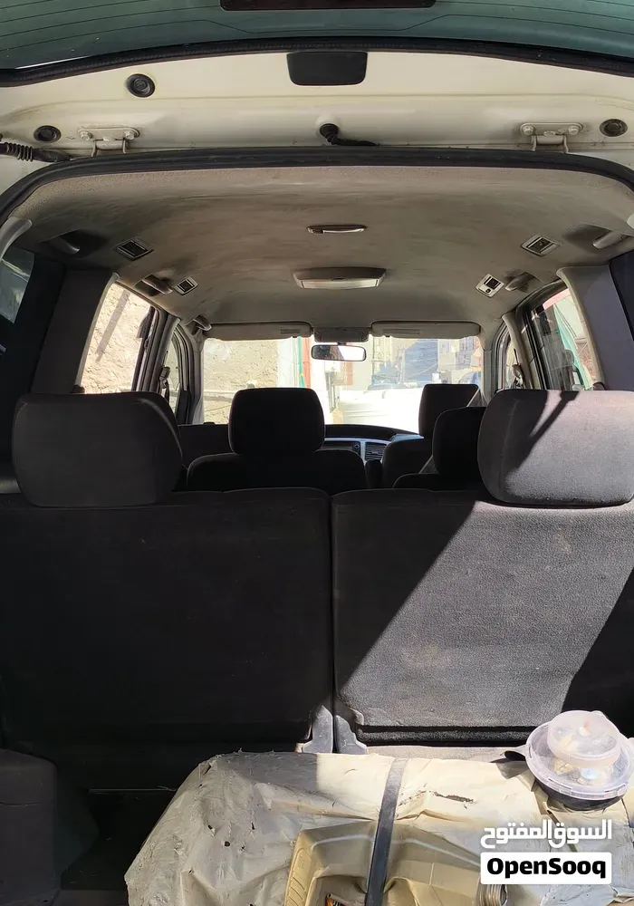 Toyota Voxy 2006 photo 3