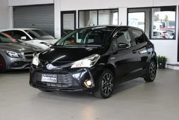 Toyota Vitz 2017 photo 5
