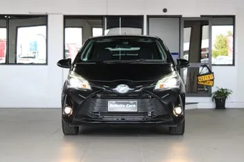 Toyota Vitz 2017 photo 4