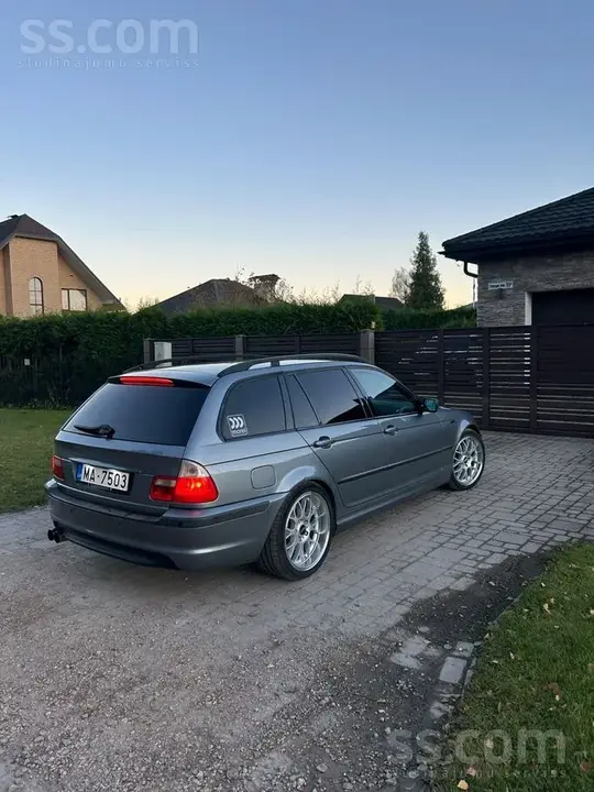 BMW 320 2005 photo 2