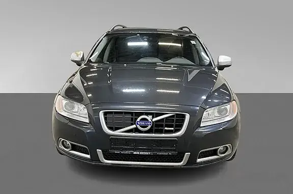 Volvo V70 2013 photo 2
