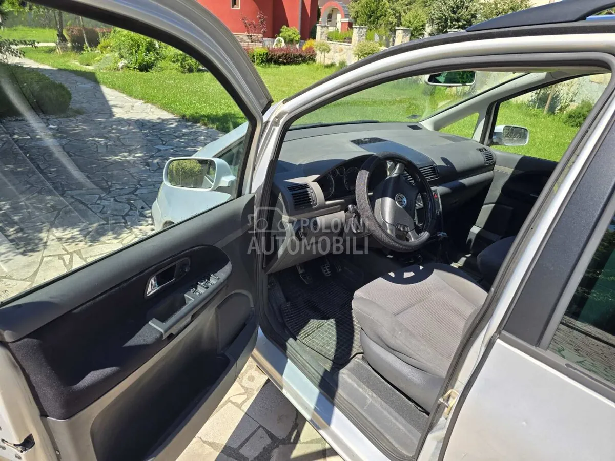 Volkswagen Sharan 2003 photo 2