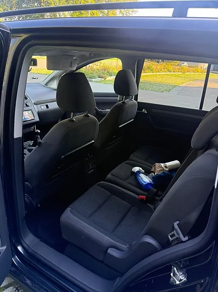 Volkswagen Touran 2011 photo 4