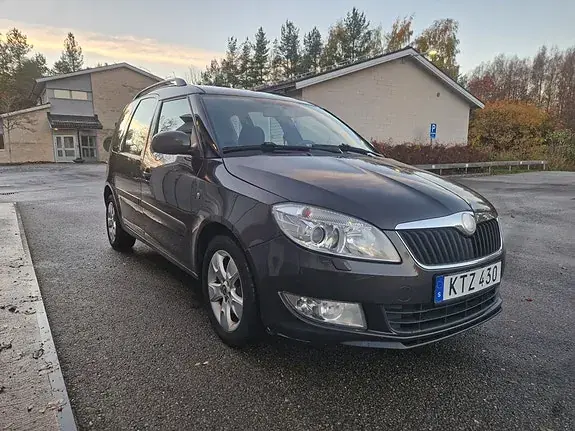 Skoda Roomster 2011 photo 2