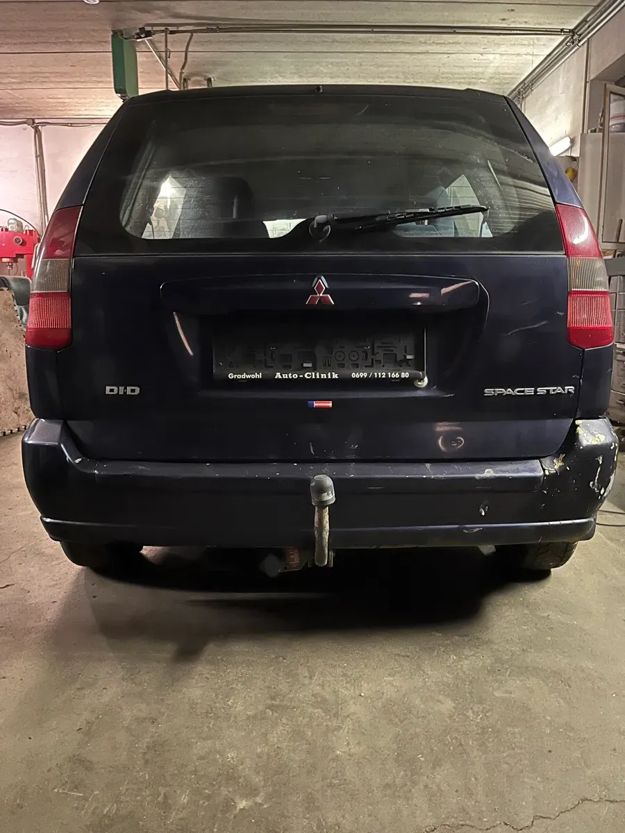 Mitsubishi Space Star 2001 photo 2