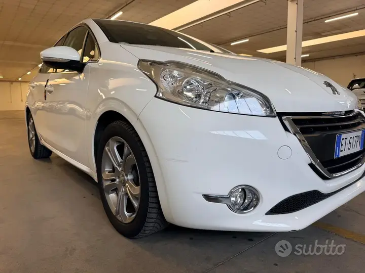Peugeot 208 2013 photo 5
