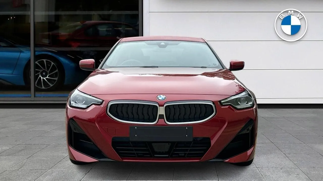 BMW 2 Series photo 2