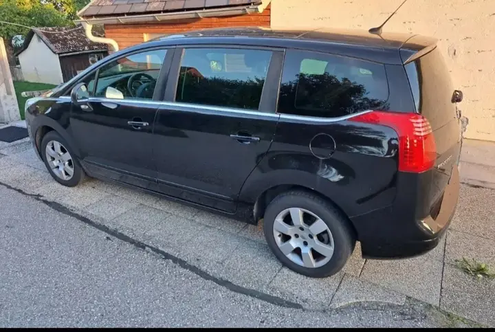 Peugeot 5008 2013 photo 3