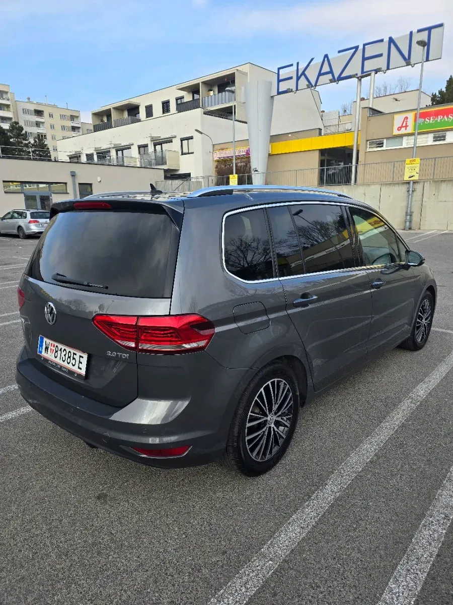 Volkswagen Touran 2015 photo 2