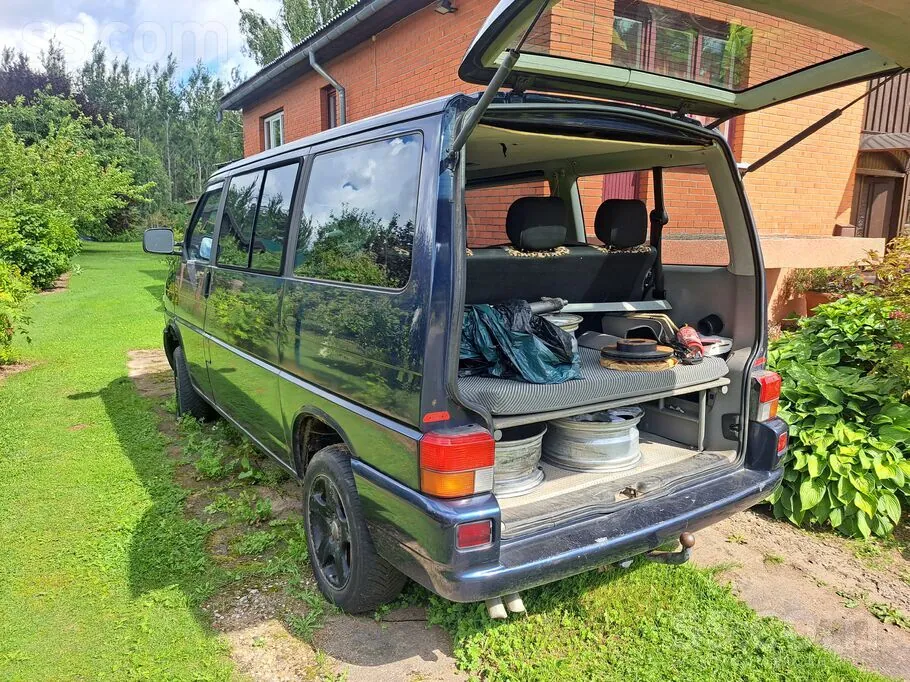 Volkswagen Multivan 1996 photo 2
