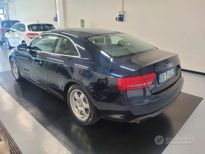 Audi A5 2009 photo 2