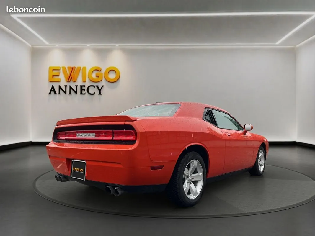Dodge Challenger 2010 photo 2