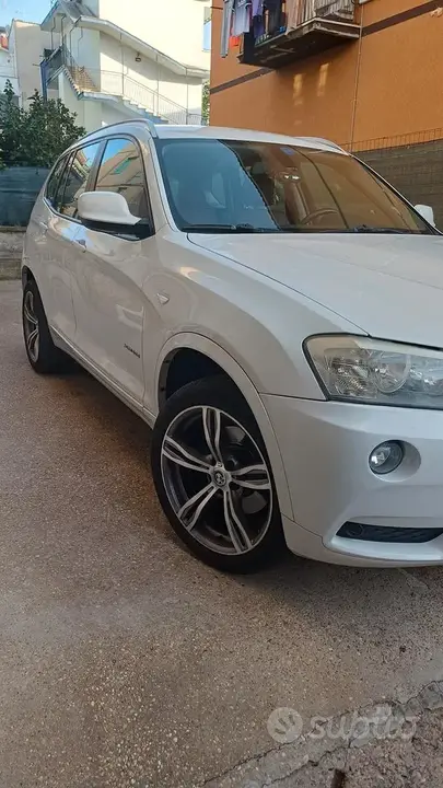 BMW X3 2011 photo 2