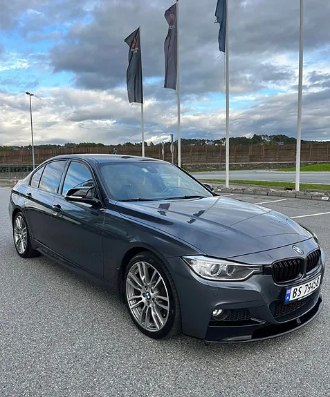 BMW 330D 2013 photo 2